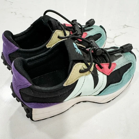 New Balance Kids 327 Sneaker Size 11 - Picture 3 of 3